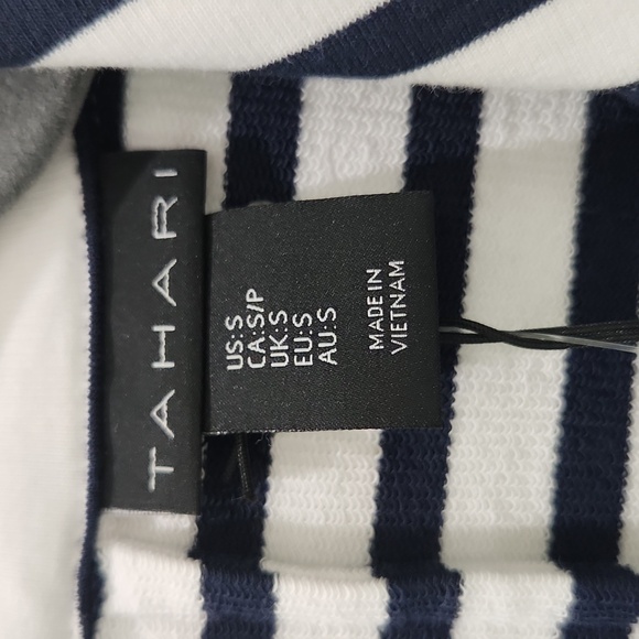 Tahari size small knit navyband white stripped blazer. Navy buttons front pocket - Picture 3 of 7